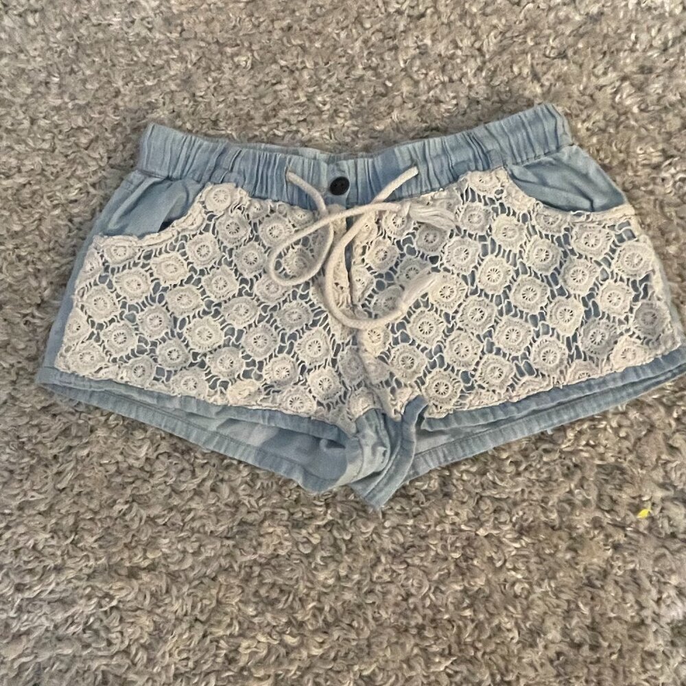 Wet Seal Boho Lace Overlay Light Wash Shorts Small